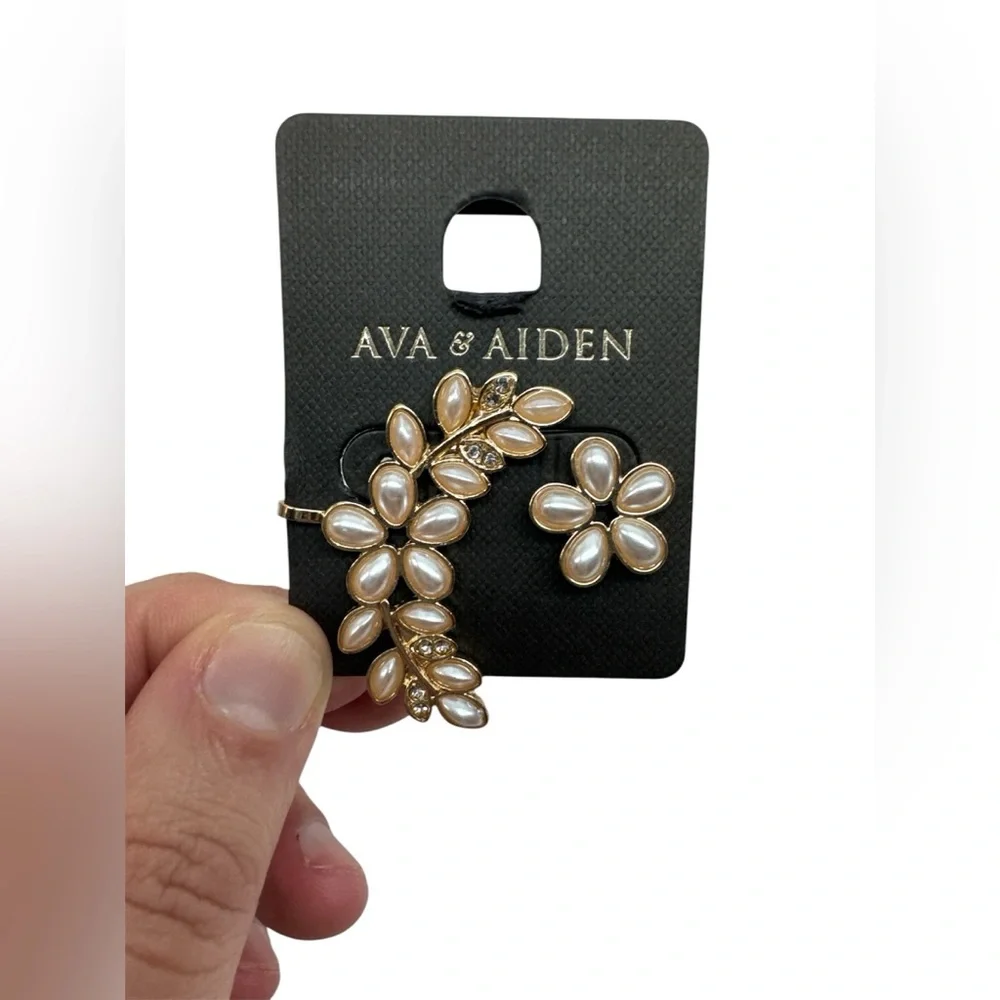 Ava & Aiden Pearl and Gold Earrings NWT - Picture 1 of 2